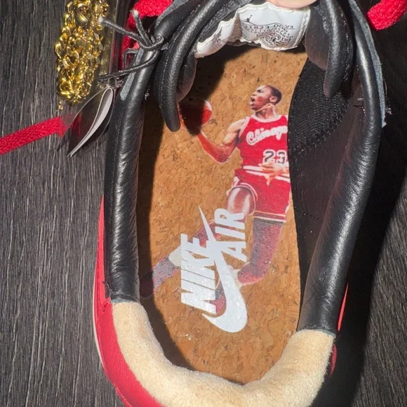 NEW IN BOX Nike Women’s Black & Red Dunk Low Top Sneakers - Picture 6 of 9